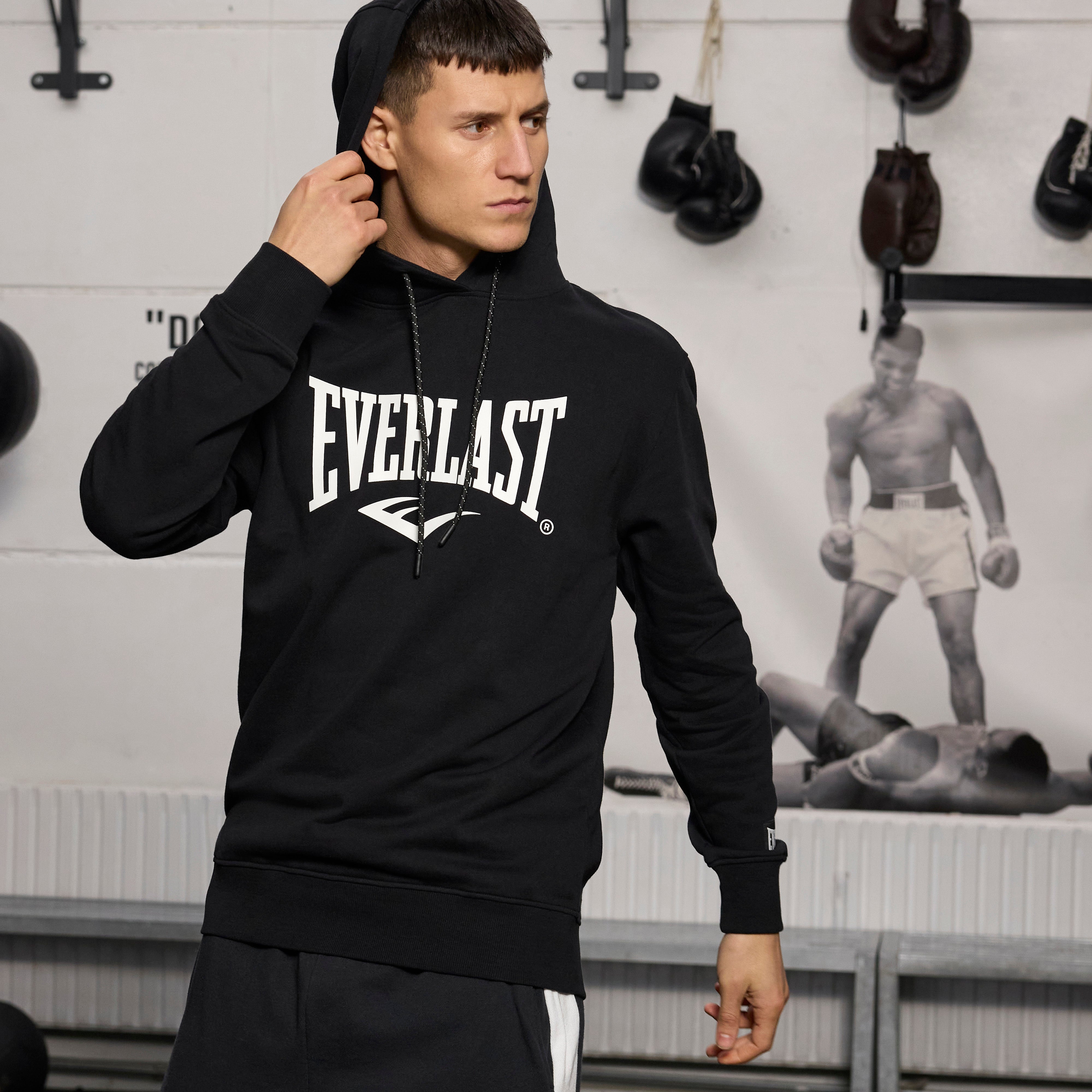 Everlast while Iconic Maximized Logo Sweat Hoodie